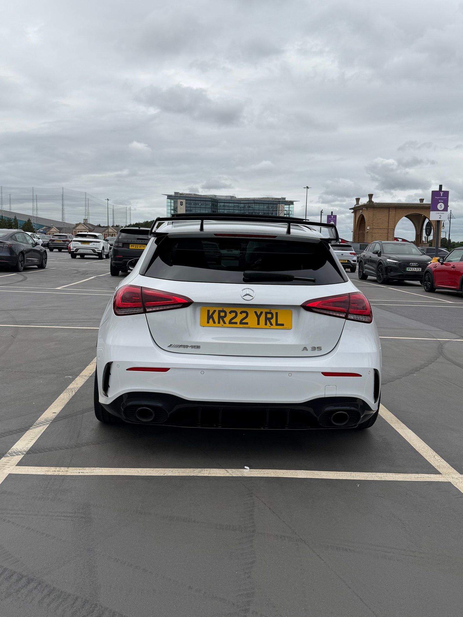 MERCEDES-BENZ AMG A 35 PREMIUM + 4MATIC EDITION