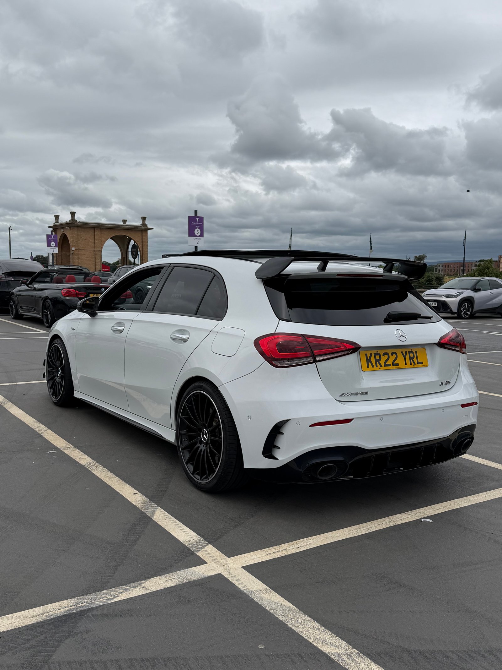 MERCEDES-BENZ AMG A 35 PREMIUM + 4MATIC EDITION